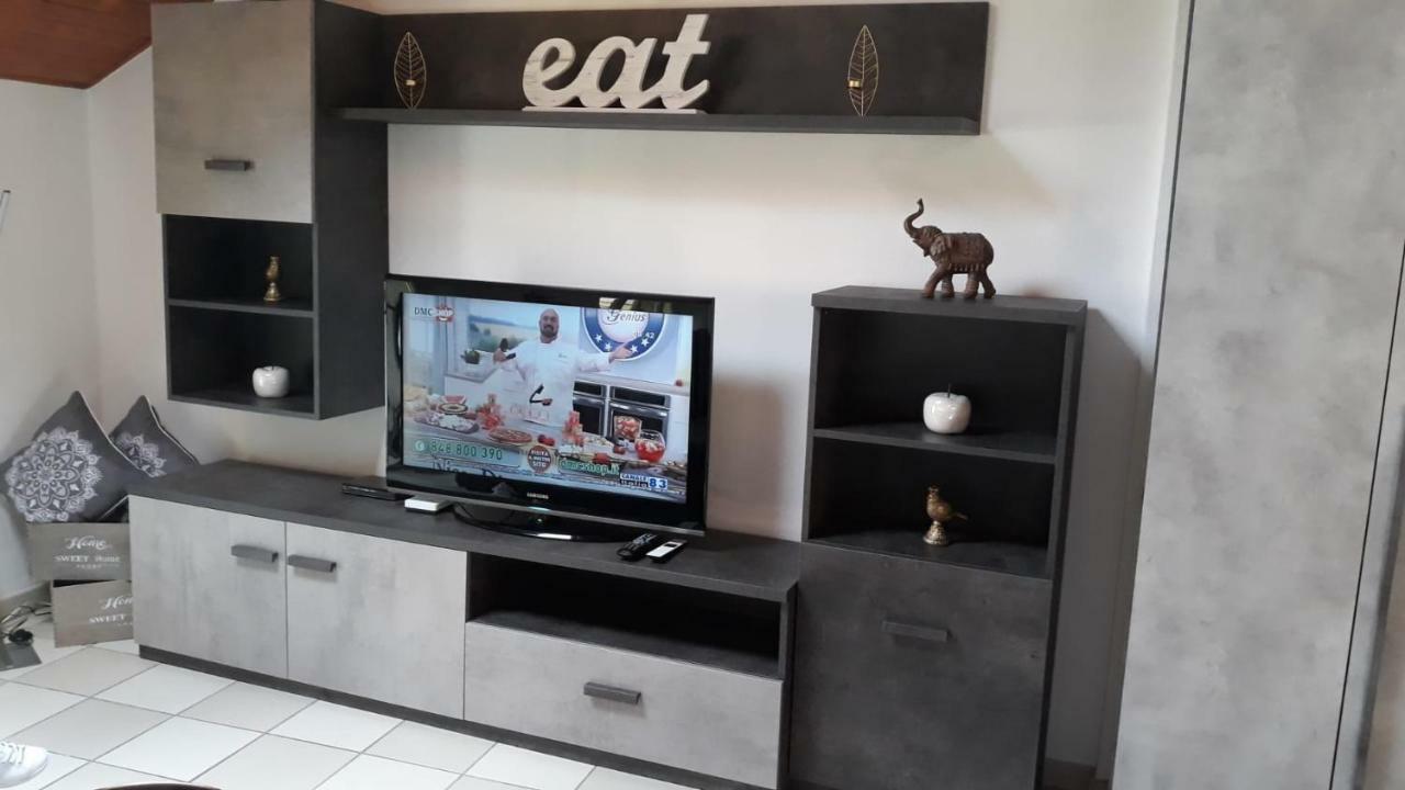Holidays Homes Il Folletto Quartino Extérieur photo